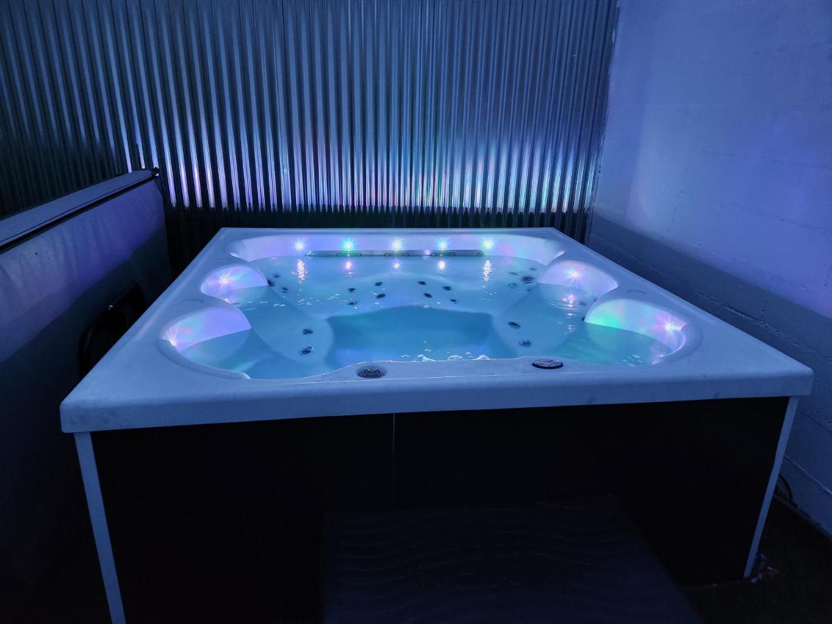 Gite De Charme Proche Loire A Velo Avec Jacuzzi Privatif Savonnières Exterior foto