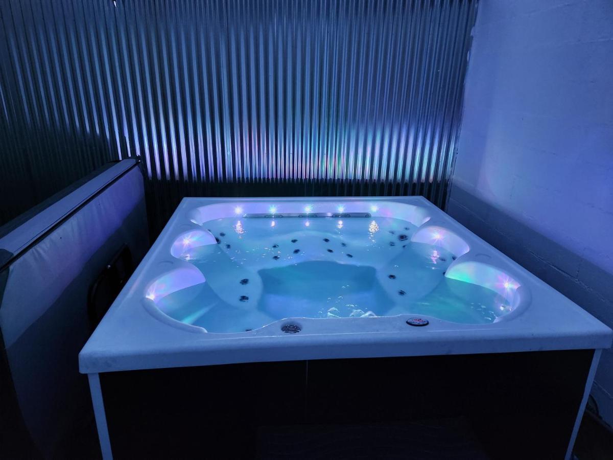 Gite De Charme Proche Loire A Velo Avec Jacuzzi Privatif Savonnières Exterior foto